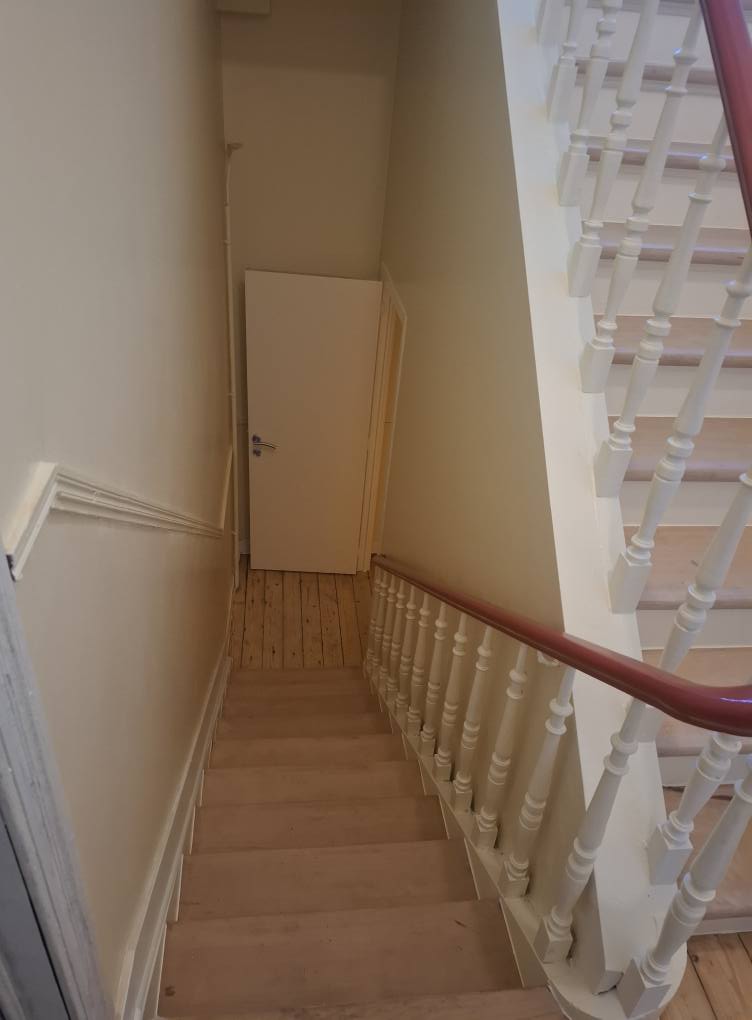 Rénovation cage escalier bois Bruxelles